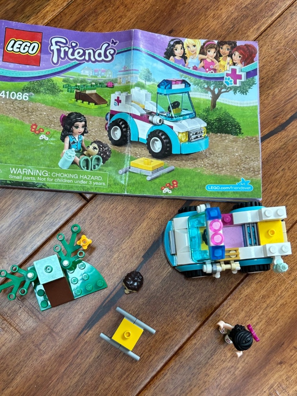 LEGO FRIENDS: Vet Ambulance (41086) Retired COMPLETE
